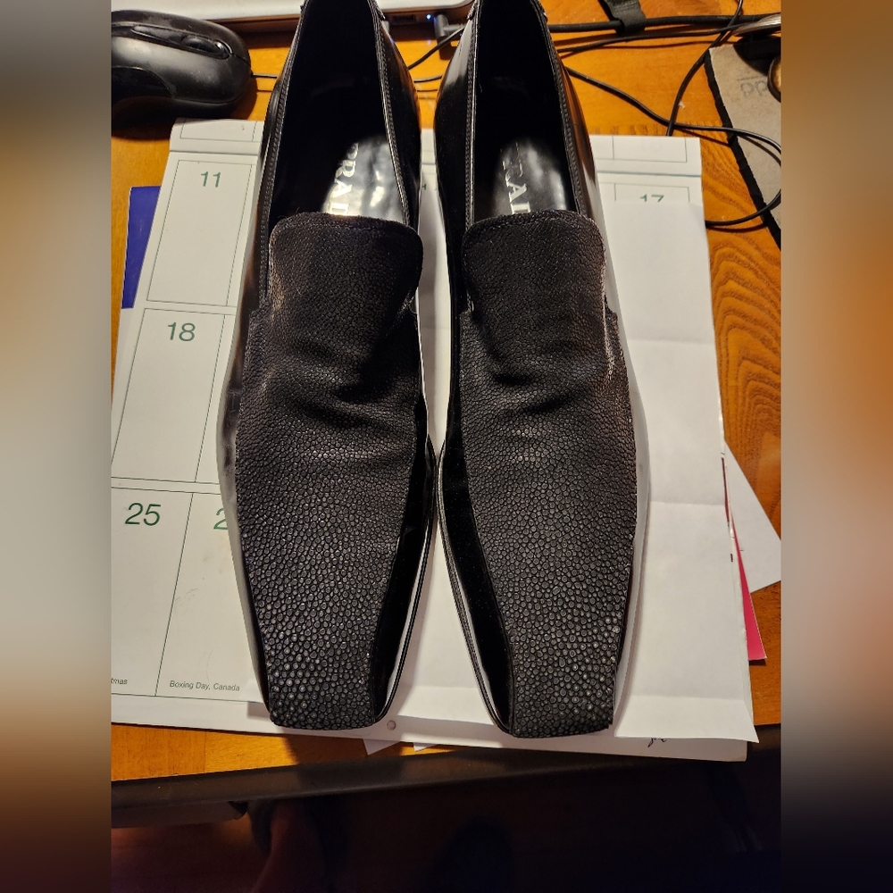 PRADA Mens loafers with exotic Stingray leather Tops size 10.5